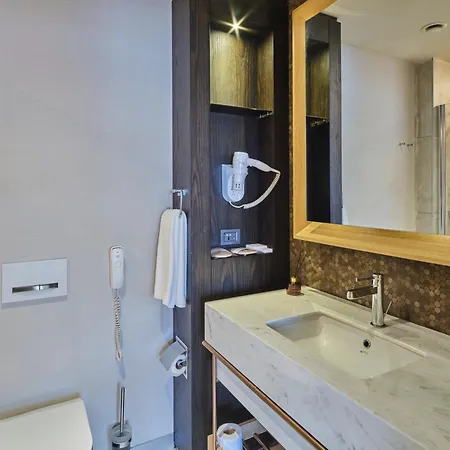 Four-g Premium Hotel