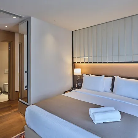 Four-g Premium Hotel