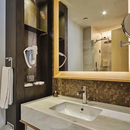 Four-g Premium Hotel 3*