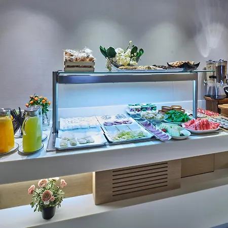 Four-g Premium Hotel