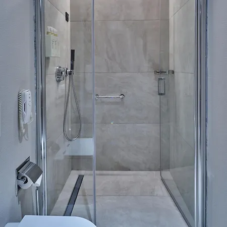 Hotel Four-g Premium