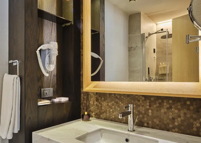 Four-g Premium Hotel 3*