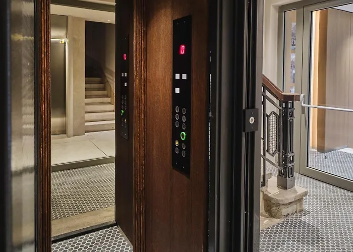 Hotel Four-g Premium