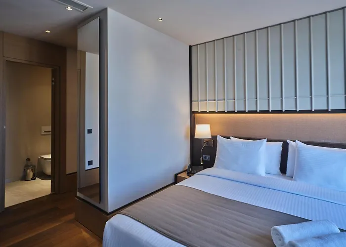 Four-g Premium Hotel