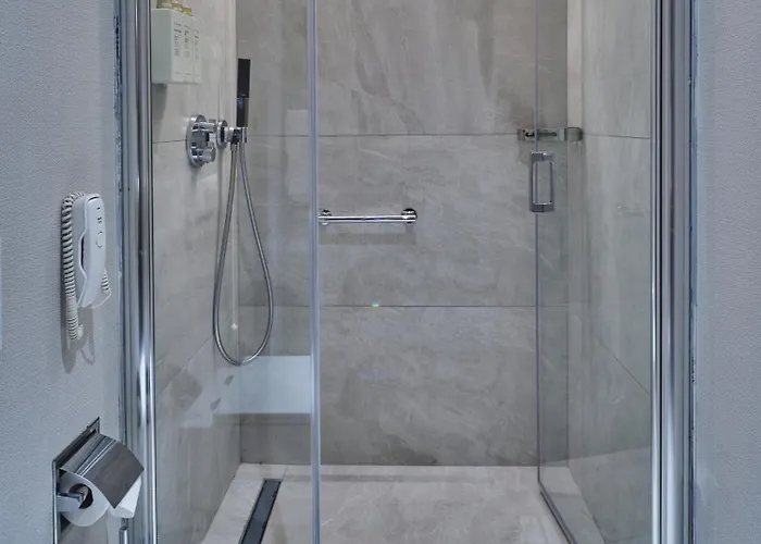 Hotel Four-g Premium